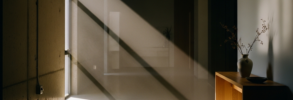 Human intelligence and AI in modern workplaces